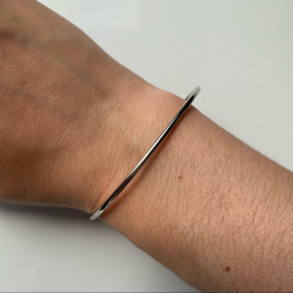 Vintage Thin Silver Stacking Bangle Bracelet - image 6